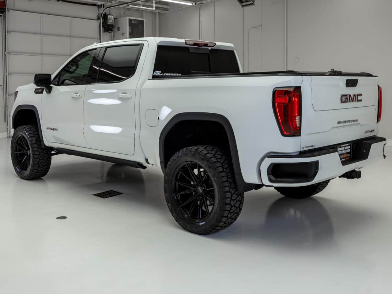2023 GMC Sierra 1500 AT4X — photo 5