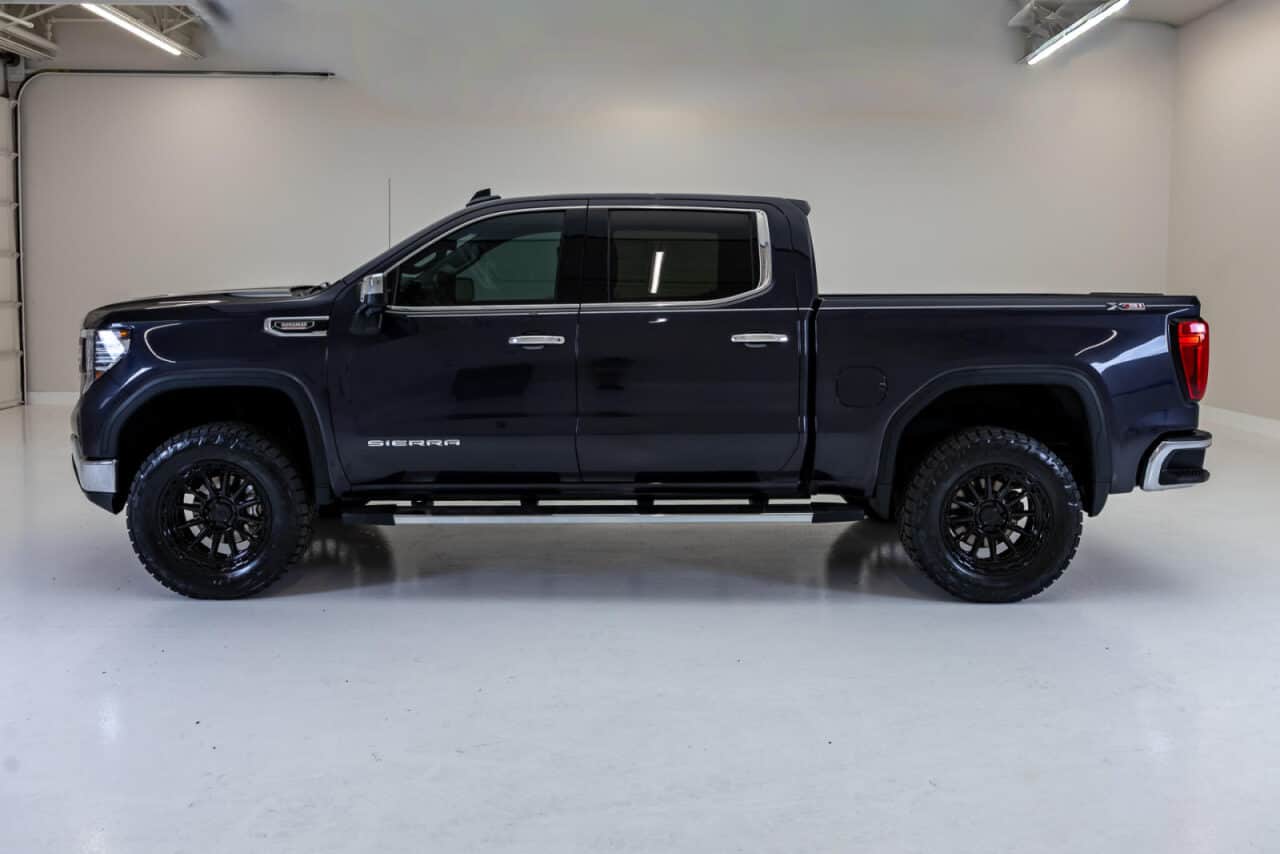 2023 GMC Sierra 1500 SLT — photo 4
