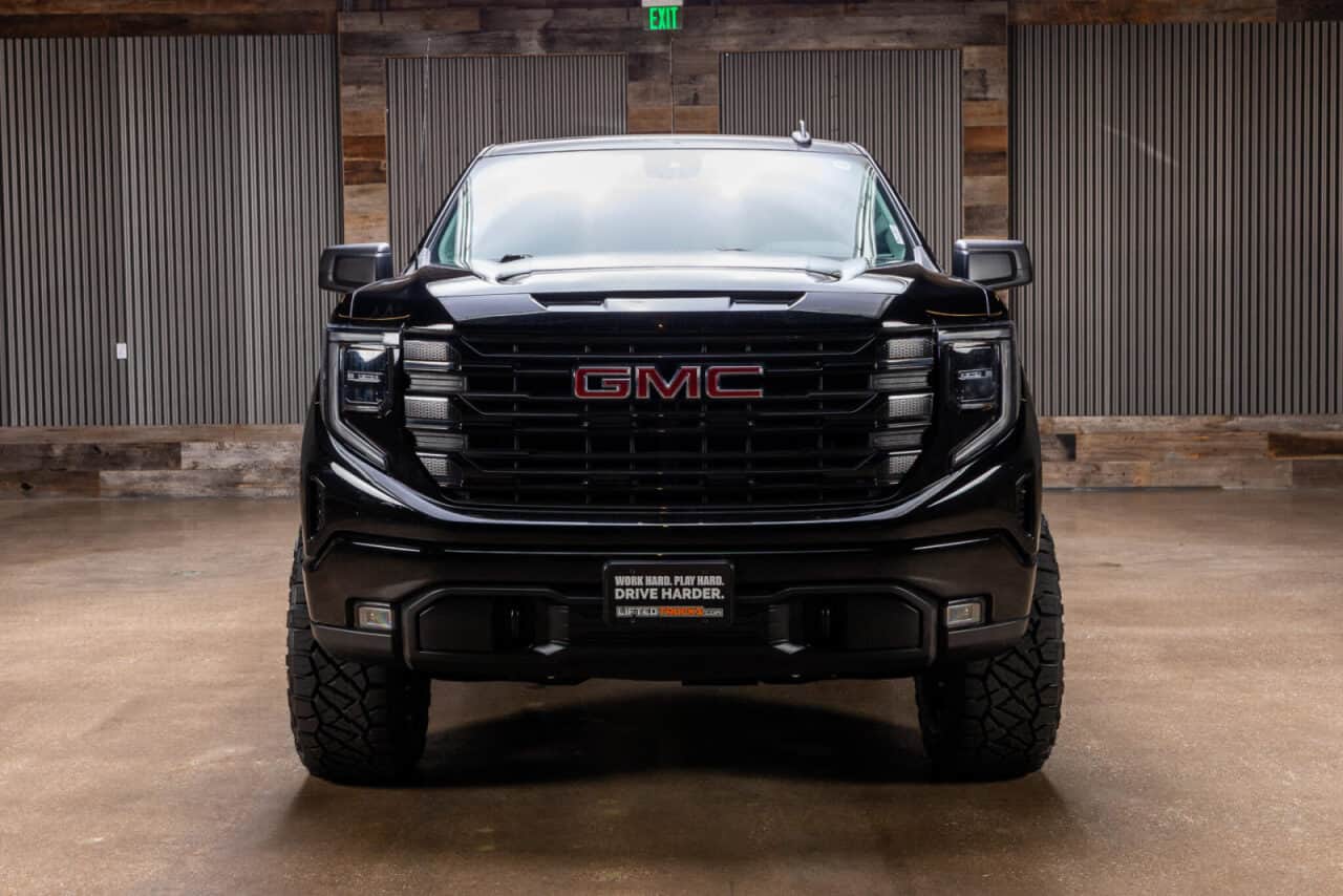 2024 GMC Sierra 1500 Elevation — photo 2