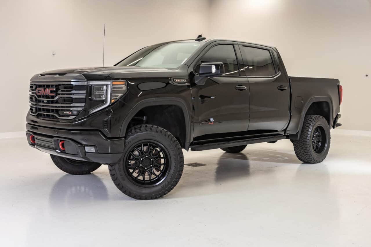 2024 GMC Sierra 1500 AT4 — photo 3