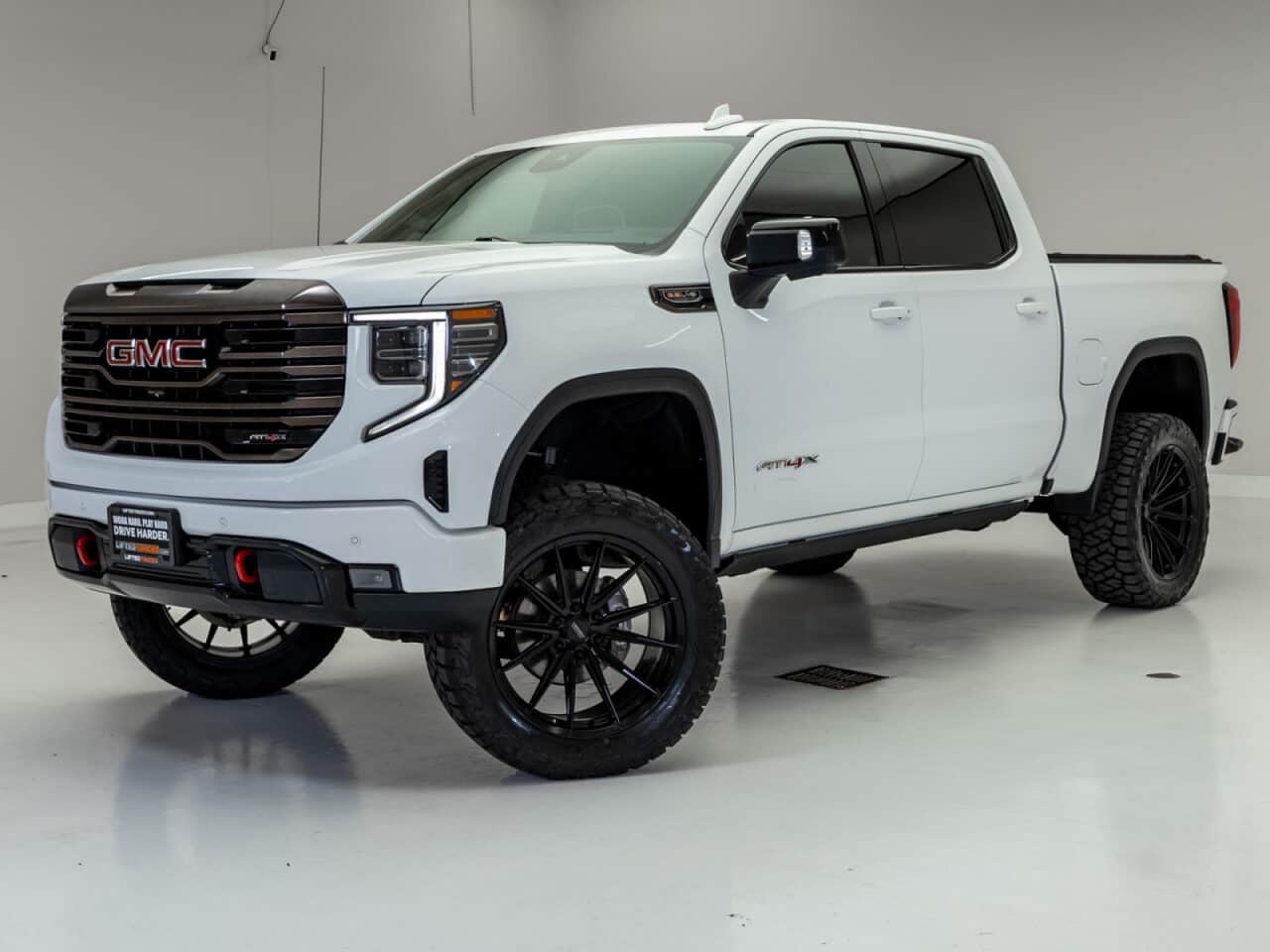 2023 GMC Sierra 1500 AT4X — photo 3