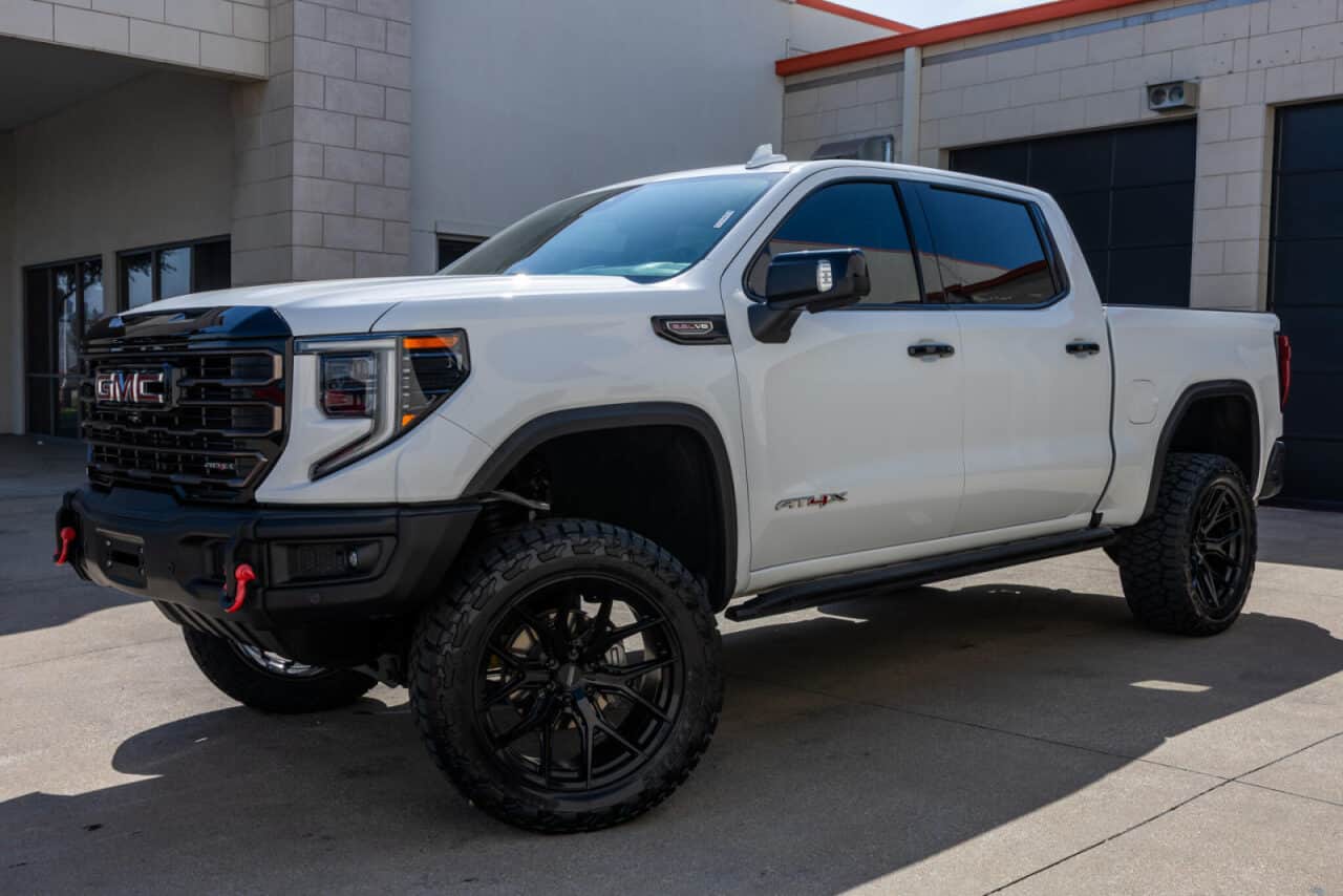 2024 GMC Sierra 1500 AT4X — photo 3