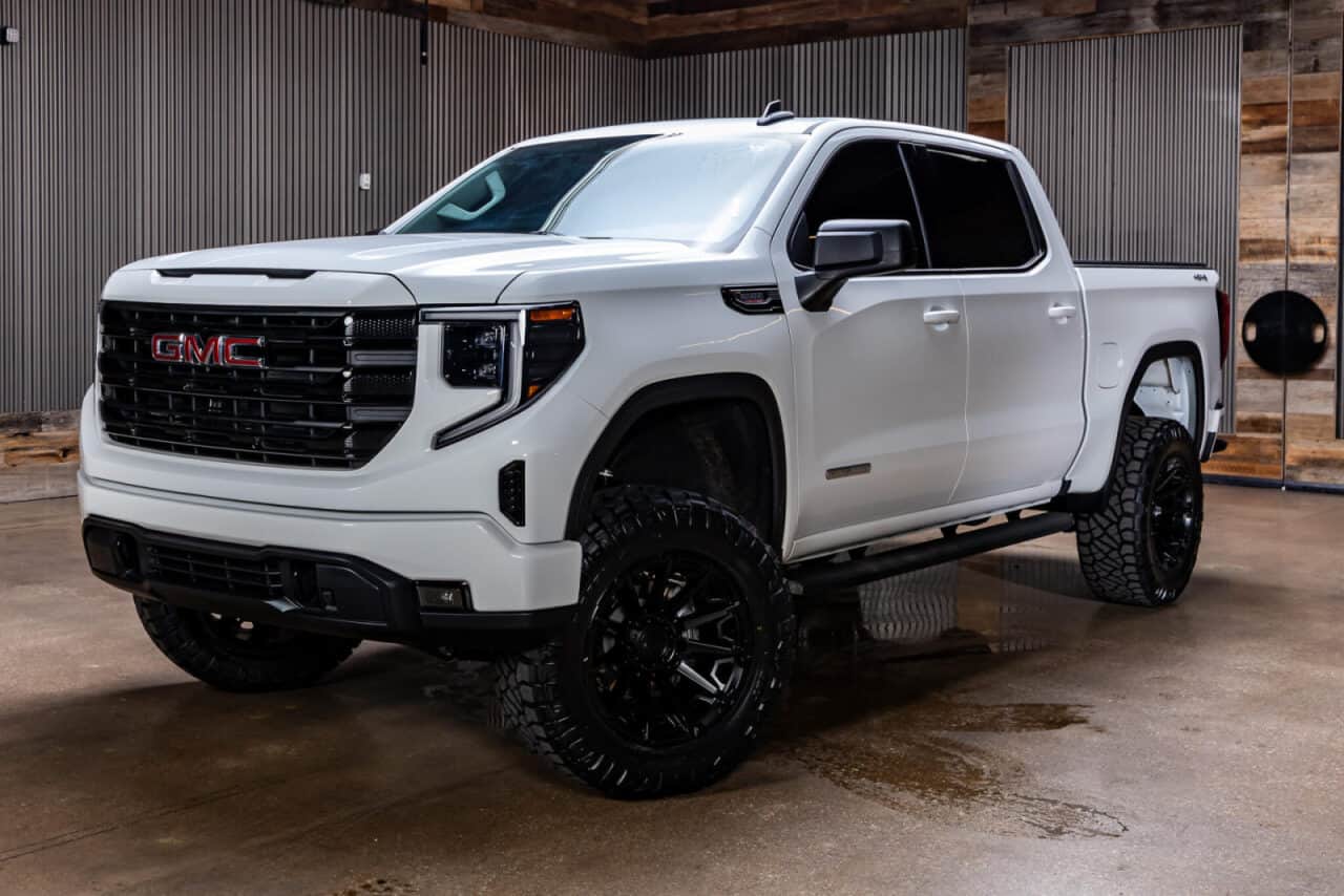 2026 GMC Sierra 1500 Elevation — photo 3