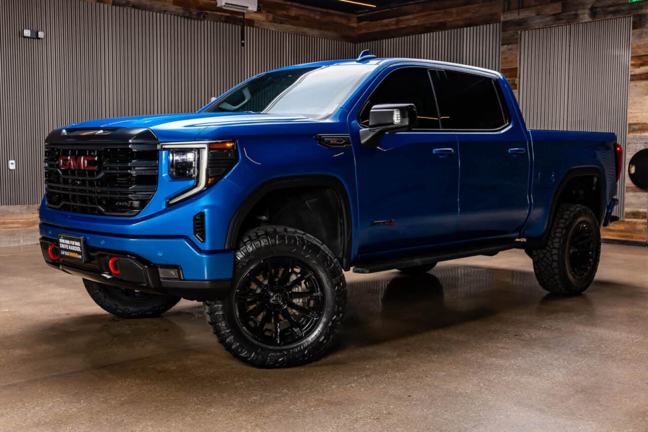 2023 GMC Sierra 1500 AT4 — photo 3