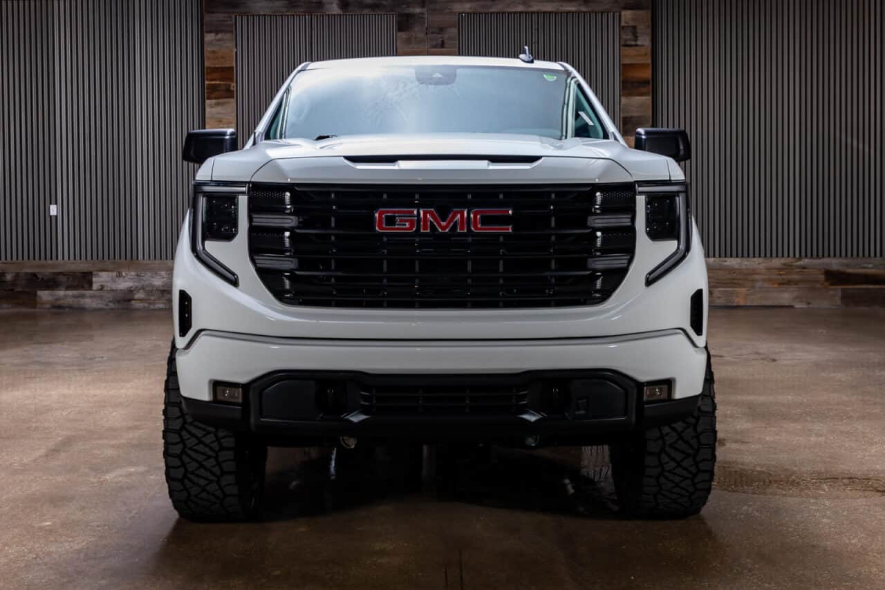 2026 GMC Sierra 1500 Elevation — photo 2
