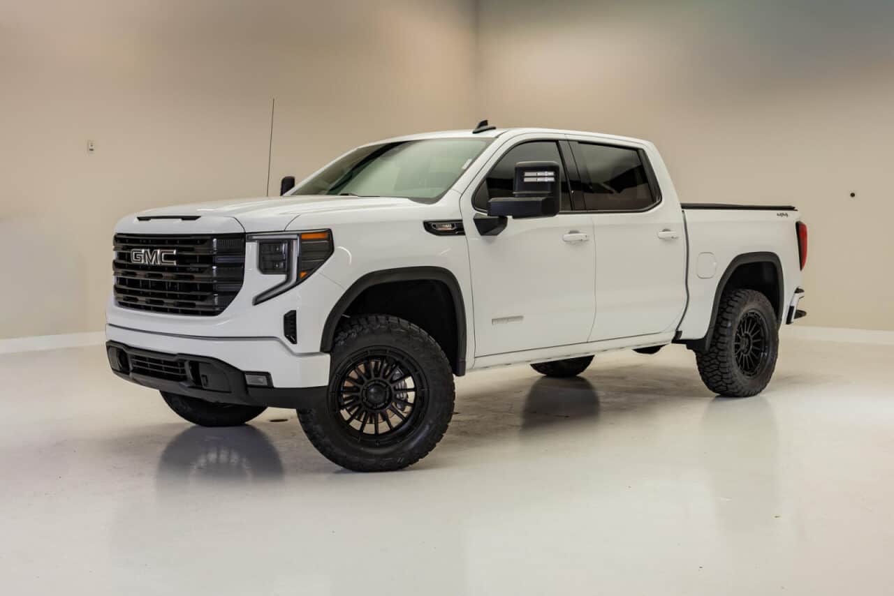 2024 GMC Sierra 1500 Elevation — photo 3