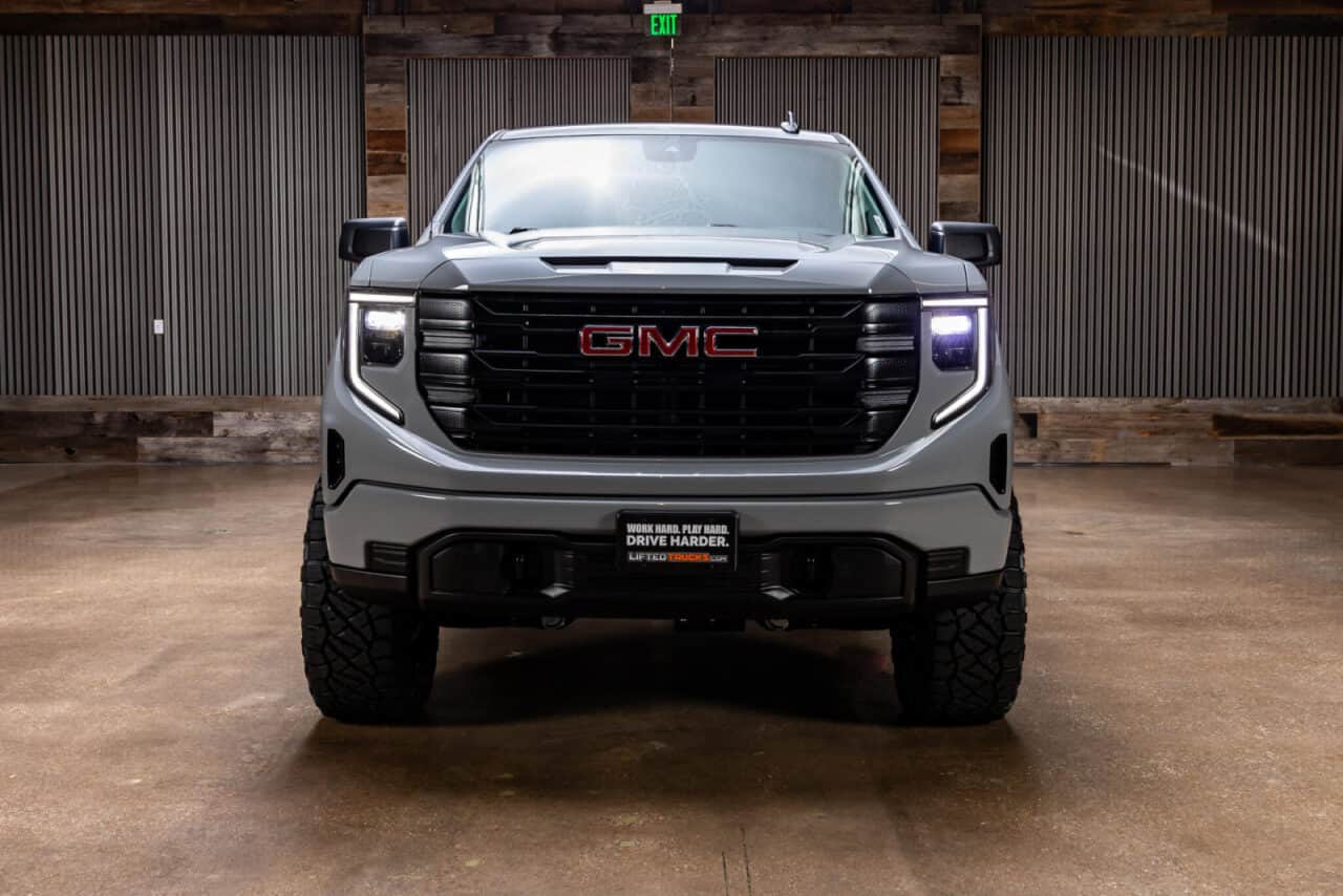 2025 GMC Sierra 1500 Pro — photo 2