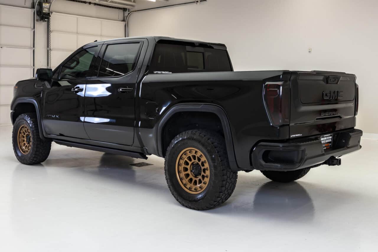 2024 GMC Sierra 1500 AT4X — photo 5