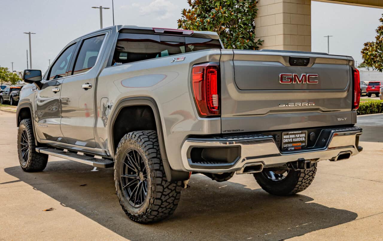 2023 GMC Sierra 1500 SLT — photo 5