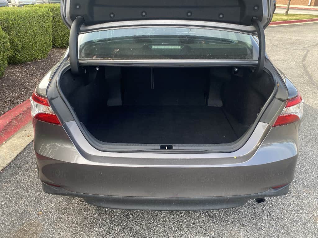 2018 Toyota Camry LE FWD — photo 4