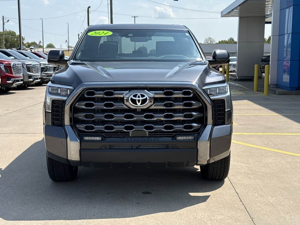 2024 Toyota Tundra Platinum Hybrid 4WD — photo 2