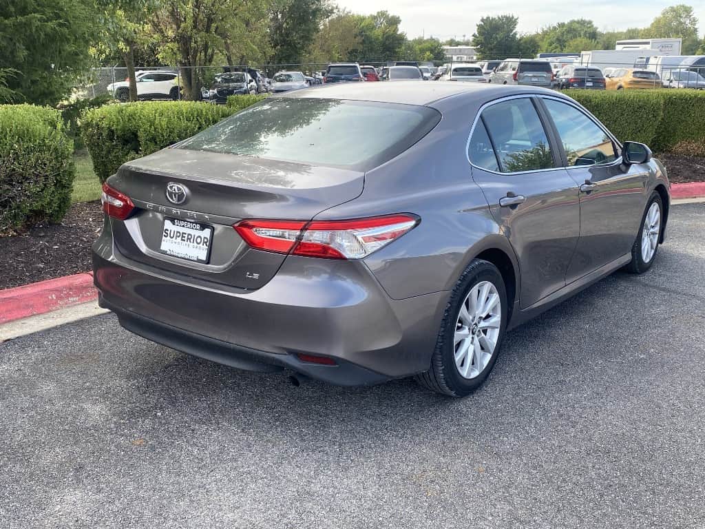 2018 Toyota Camry LE FWD — photo 3