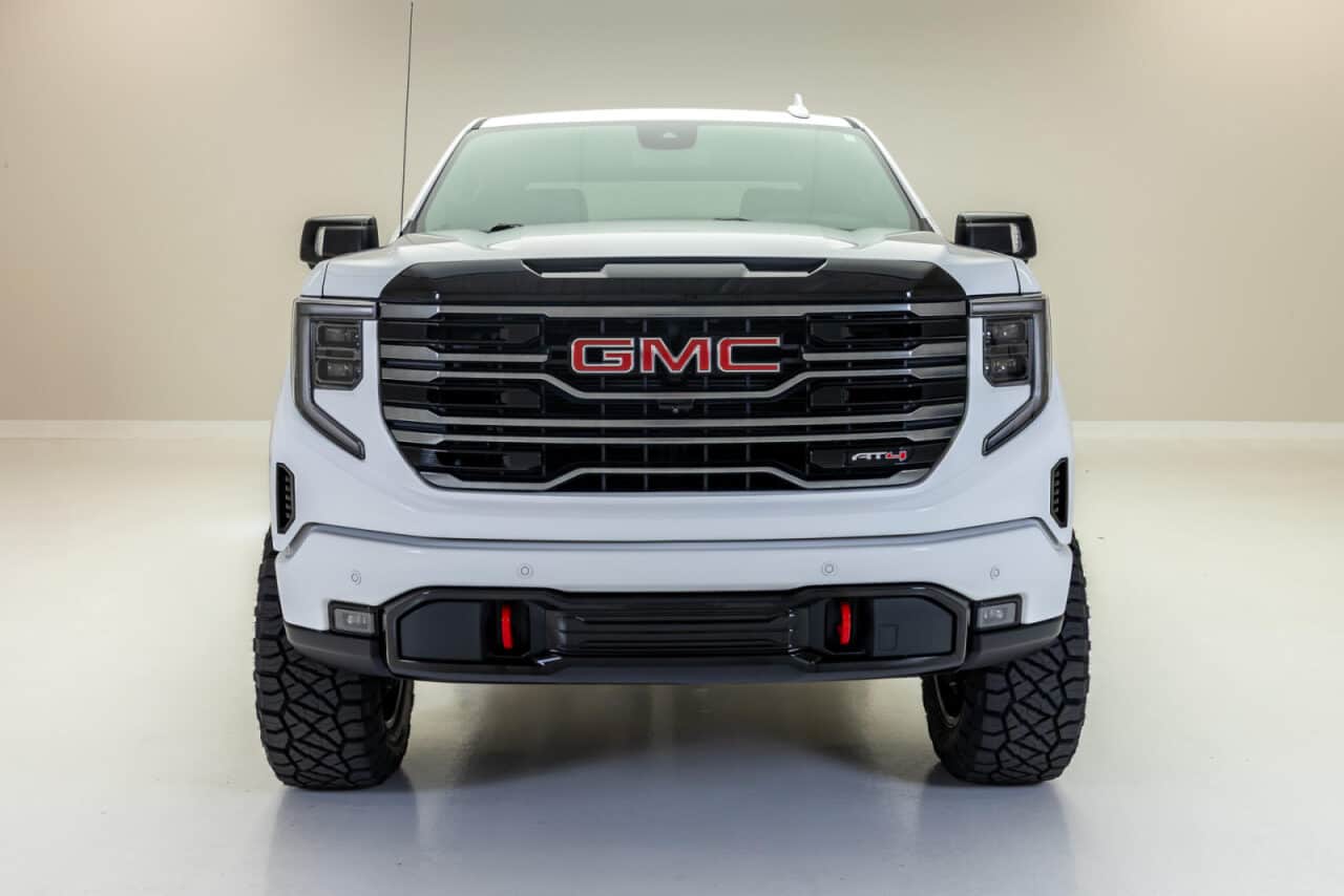 2026 GMC Sierra 1500 AT4 — photo 2