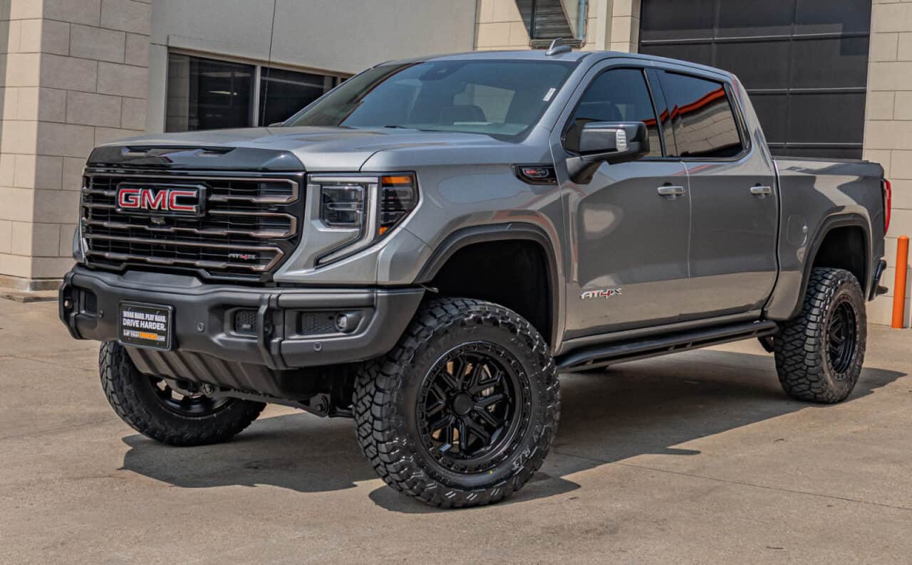 2023 GMC Sierra 1500 AT4X — photo 3