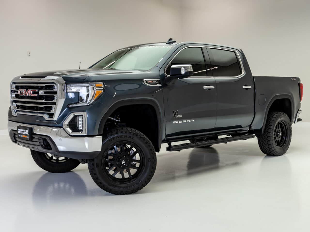 2020 GMC Sierra 1500 SLT — photo 3