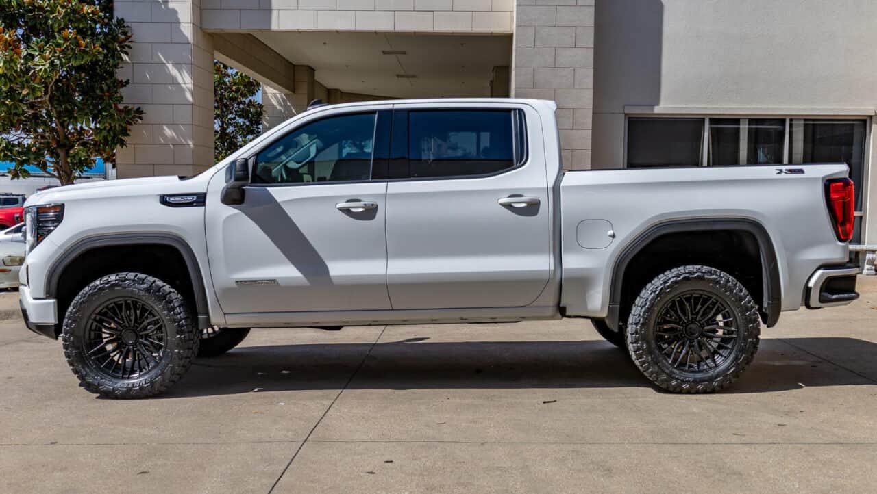 2025 GMC Sierra 1500 Elevation — photo 4