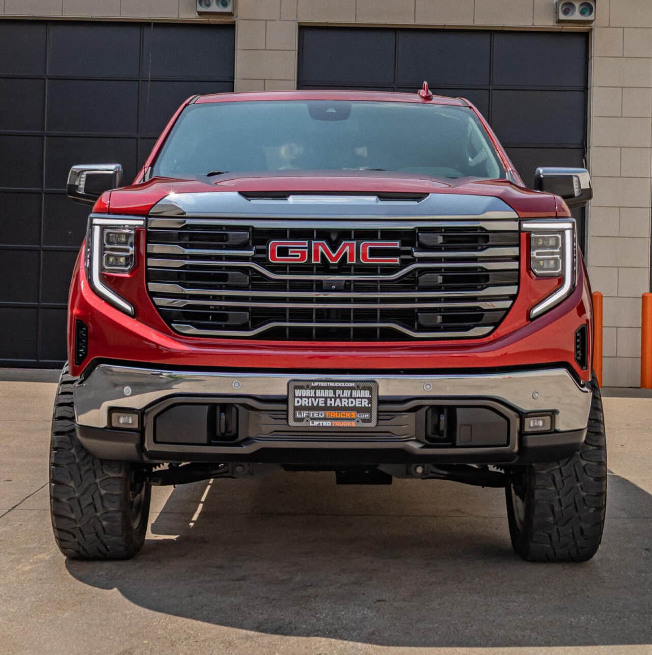 2024 GMC Sierra 1500 SLT — photo 2