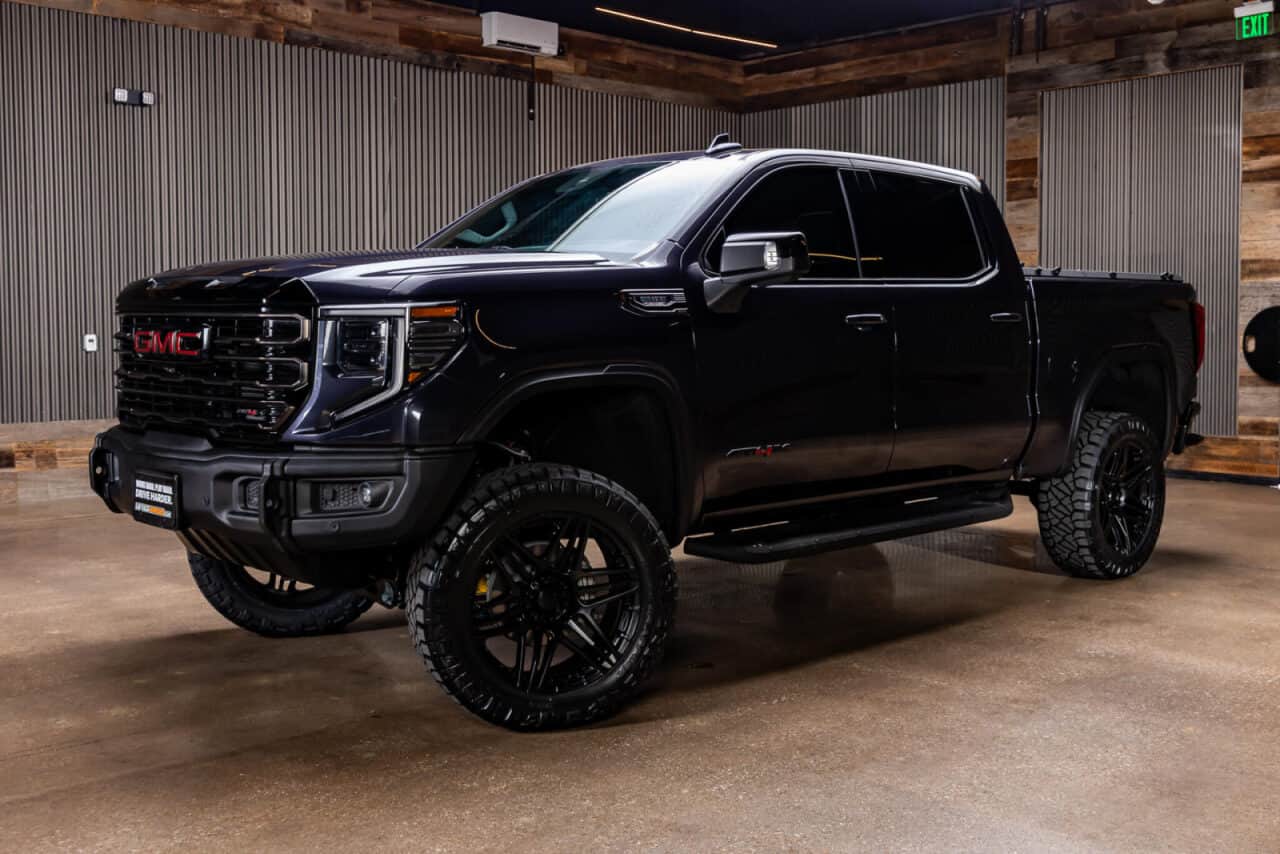 2025 GMC Sierra 1500 AT4X — photo 3