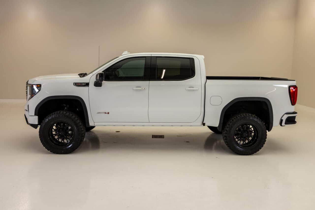 2026 GMC Sierra 1500 AT4 — photo 4