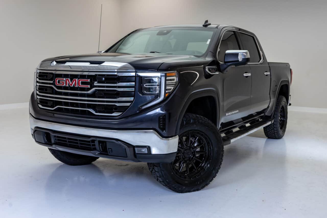 2023 GMC Sierra 1500 SLT — photo 3