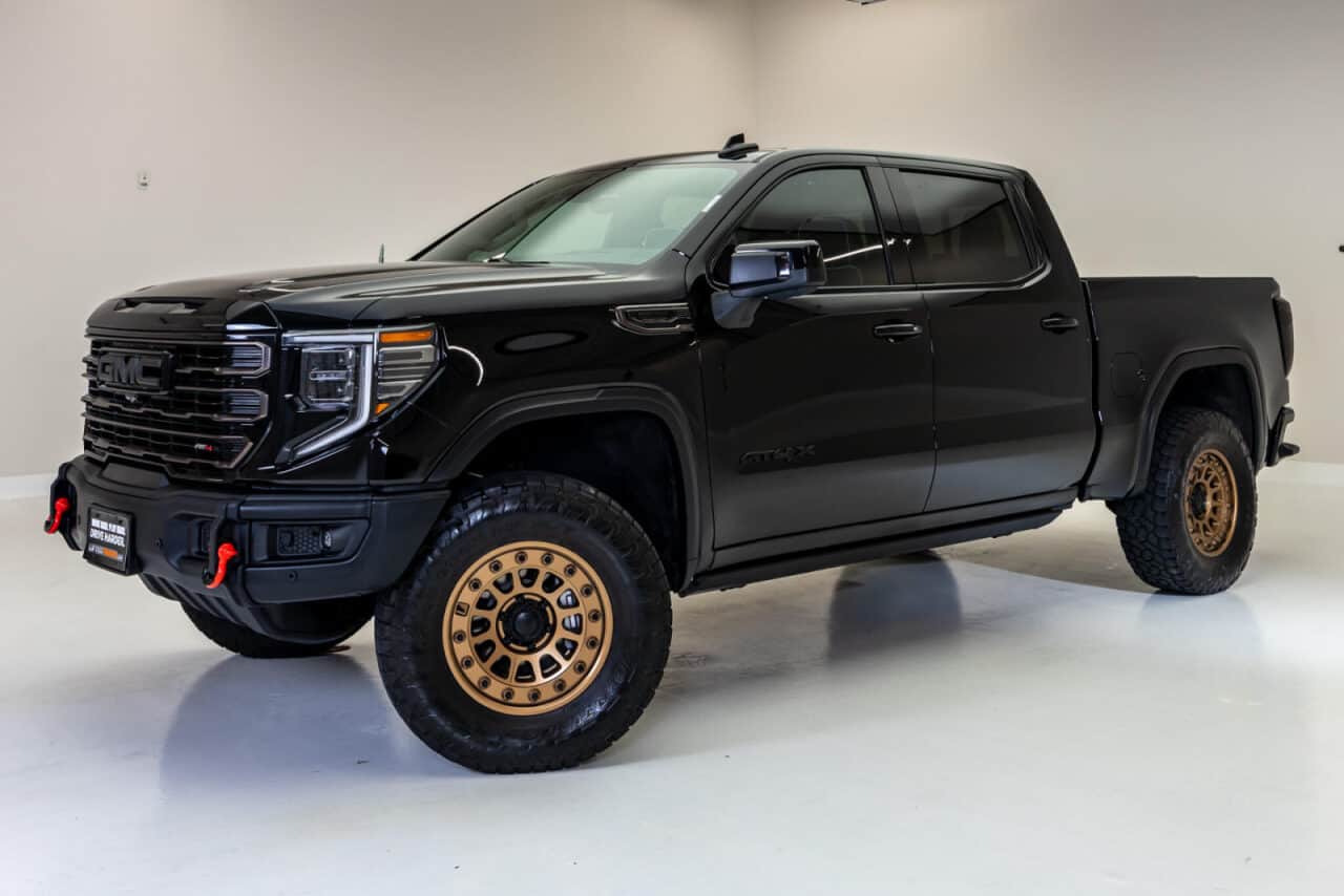 2024 GMC Sierra 1500 AT4X — photo 3