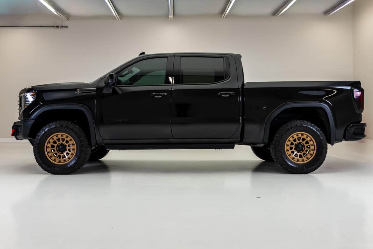 2024 GMC Sierra 1500 AT4X — photo 4