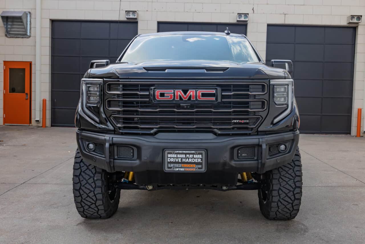 2025 GMC Sierra 1500 AT4X — photo 2