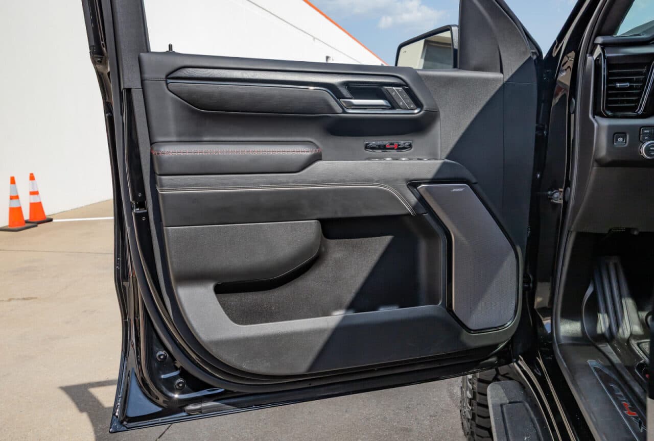 2025 GMC Sierra 1500 AT4X — photo 34 of 39