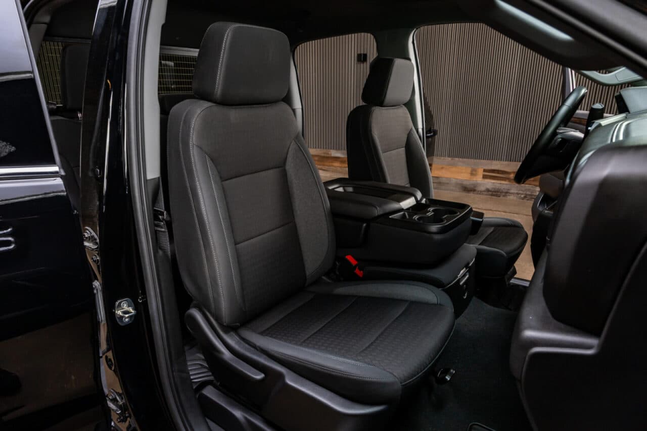 2024 GMC Sierra 1500 SLE — photo 25 of 35