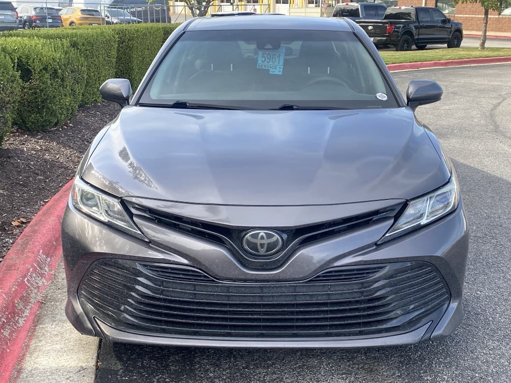 2018 Toyota Camry LE FWD — photo 6 of 15