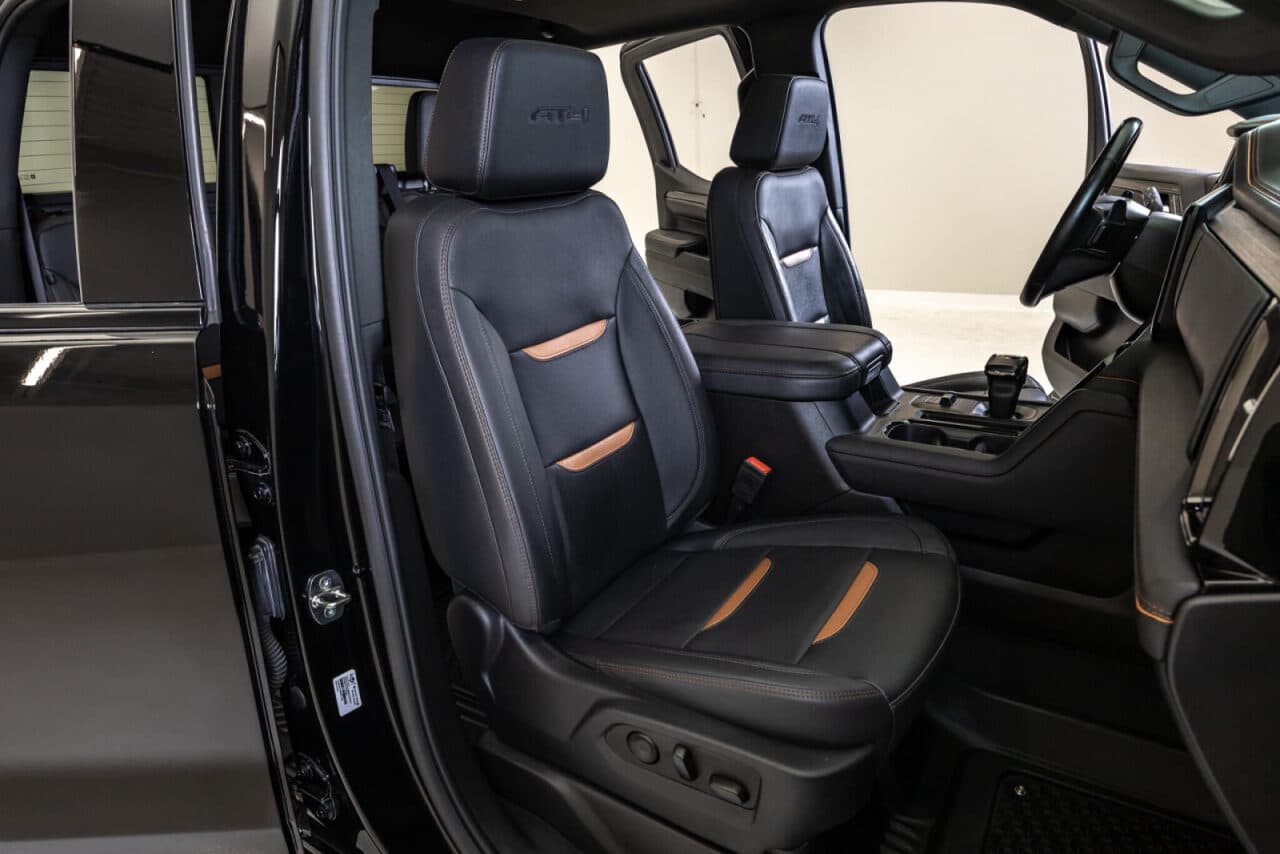 2024 GMC Sierra 1500 AT4 — photo 30 of 40