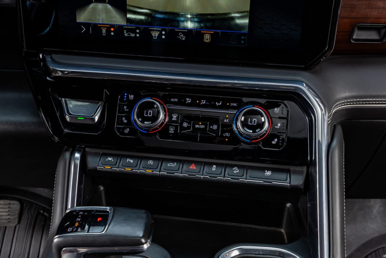 2024 GMC Sierra 1500 Denali Ultimate — photo 25 of 40