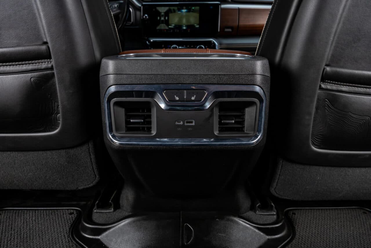 2024 GMC Sierra 1500 Denali Ultimate — photo 32 of 40