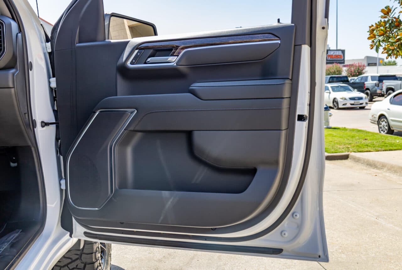 2025 GMC Sierra 1500 Elevation — photo 31 of 35