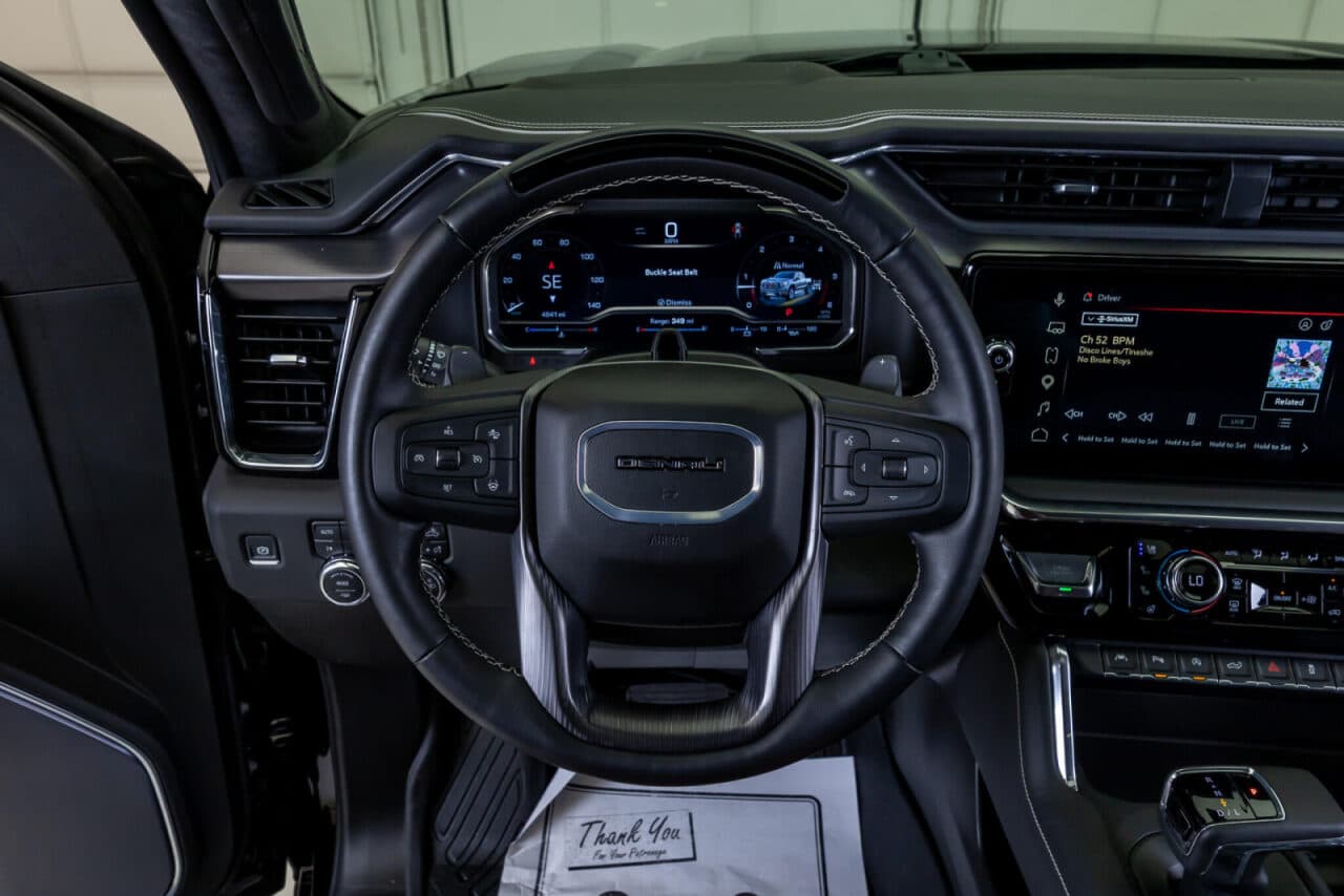 2025 GMC Sierra 1500 Denali Ultimate — photo 16 of 38