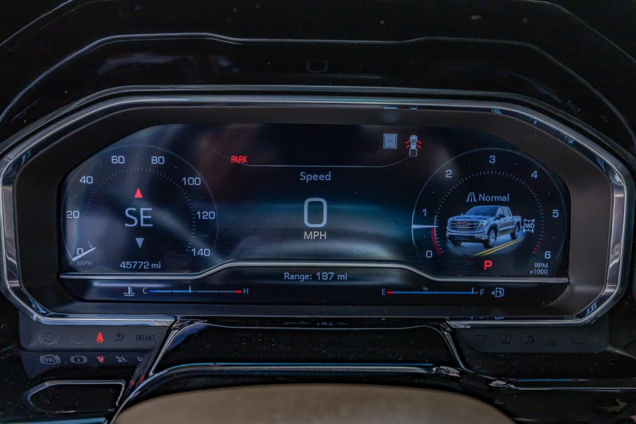 2023 GMC Sierra 1500 SLT — photo 18 of 39