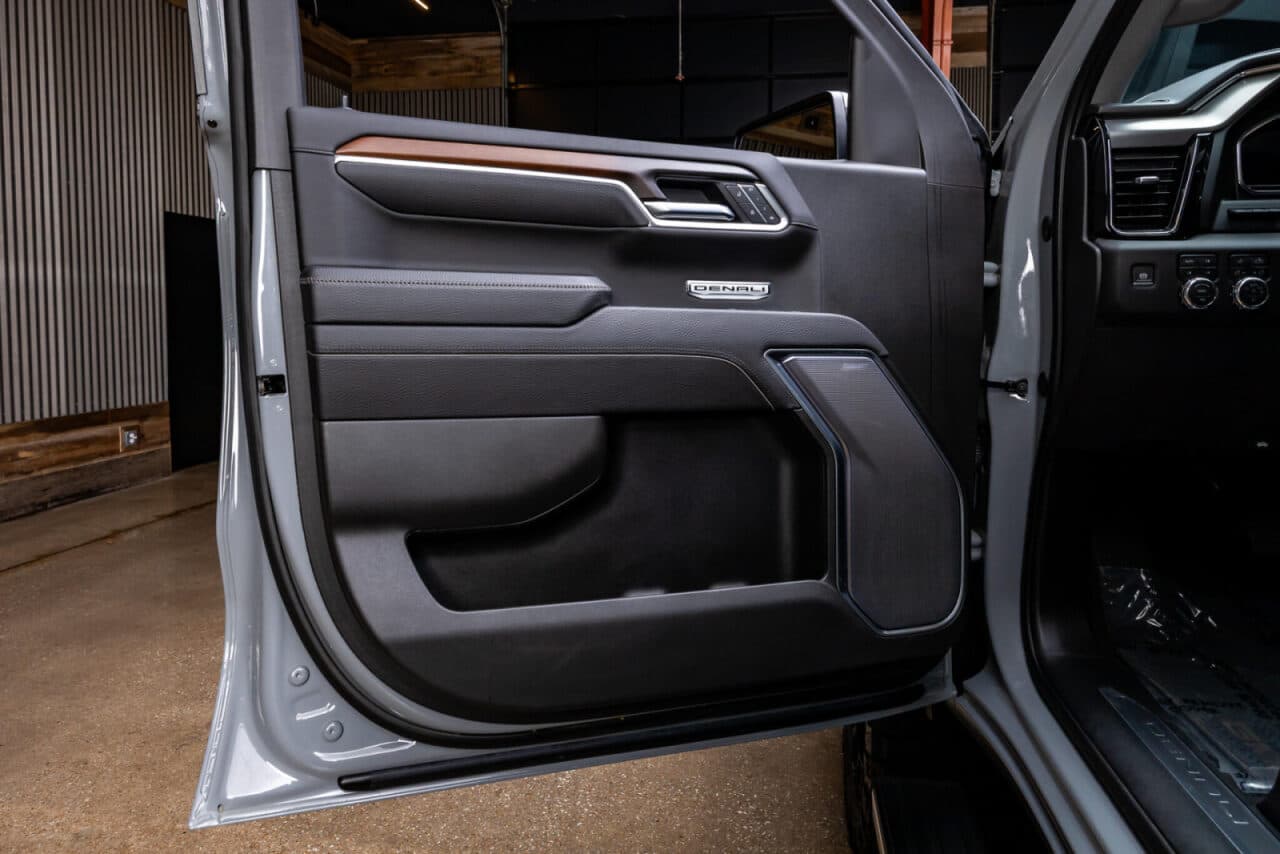 2025 GMC Sierra 1500 Denali — photo 35 of 40