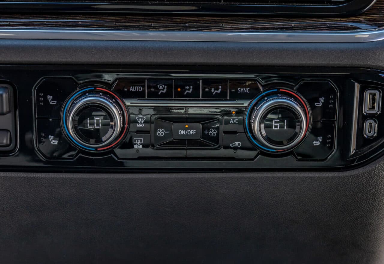 2025 GMC Sierra 1500 Elevation — photo 21 of 35