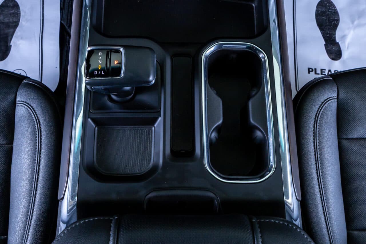 2023 GMC Sierra 1500 SLT — photo 23 of 36