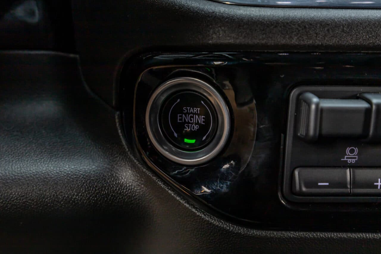 2024 GMC Sierra 1500 Elevation — photo 17 of 35