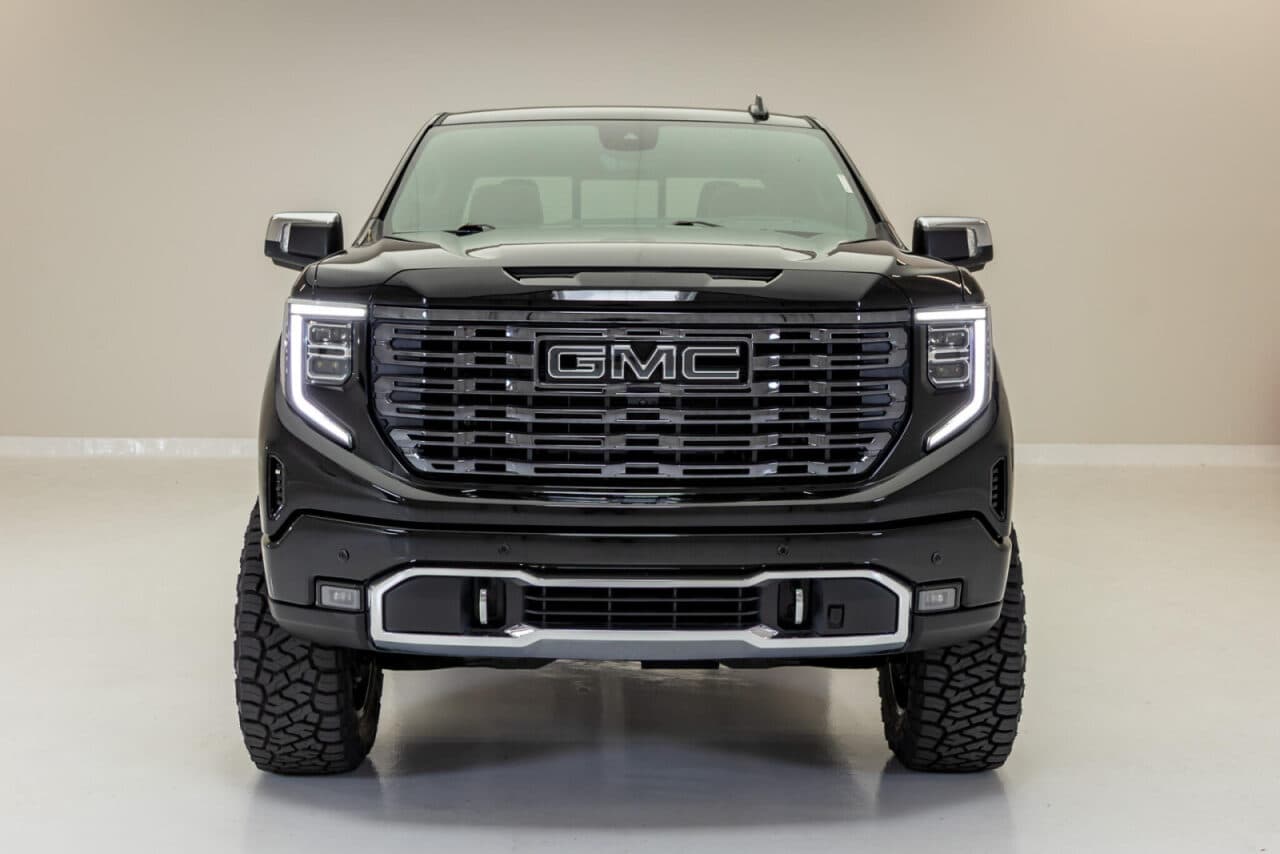 2025 GMC Sierra 1500 Denali Ultimate — photo 2 of 38
