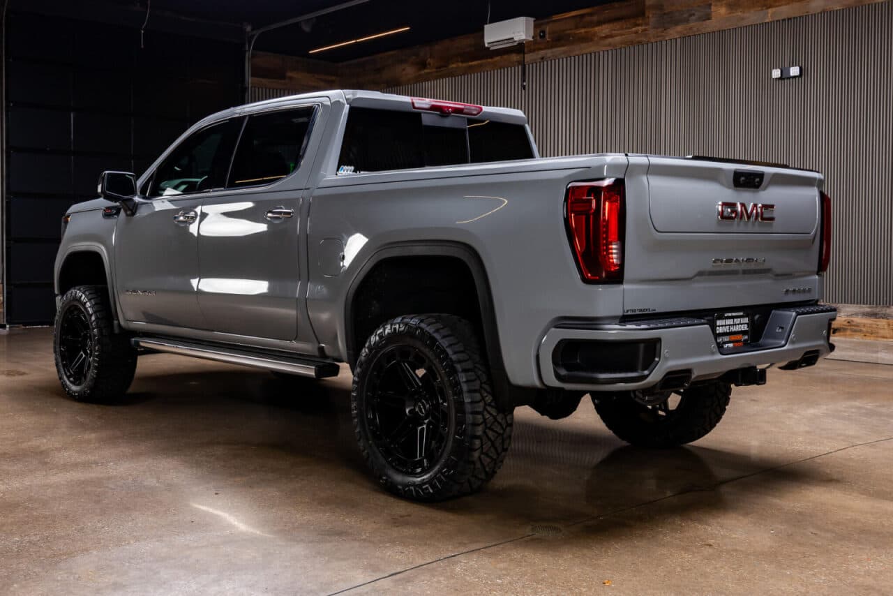 2025 GMC Sierra 1500 Denali — photo 5 of 40