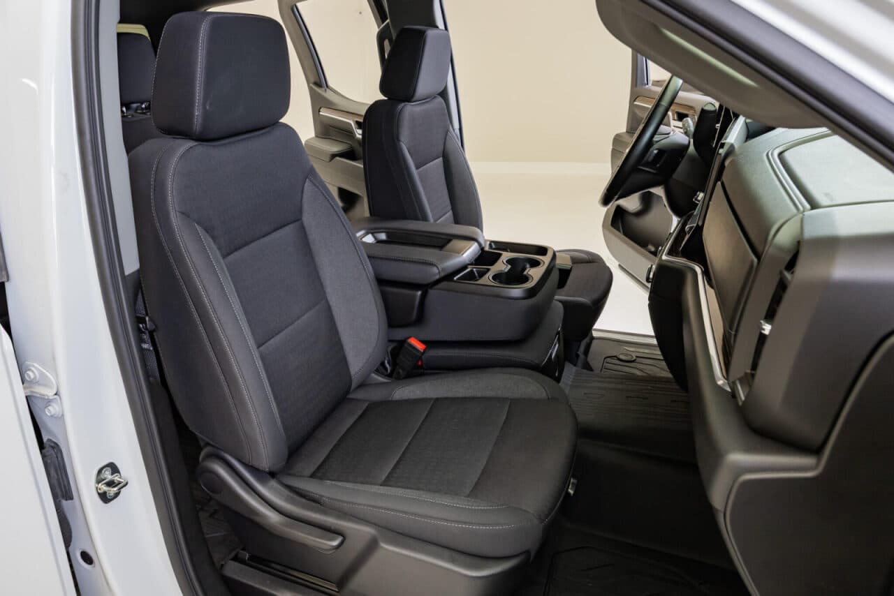 2024 GMC Sierra 1500 Elevation — photo 28 of 38