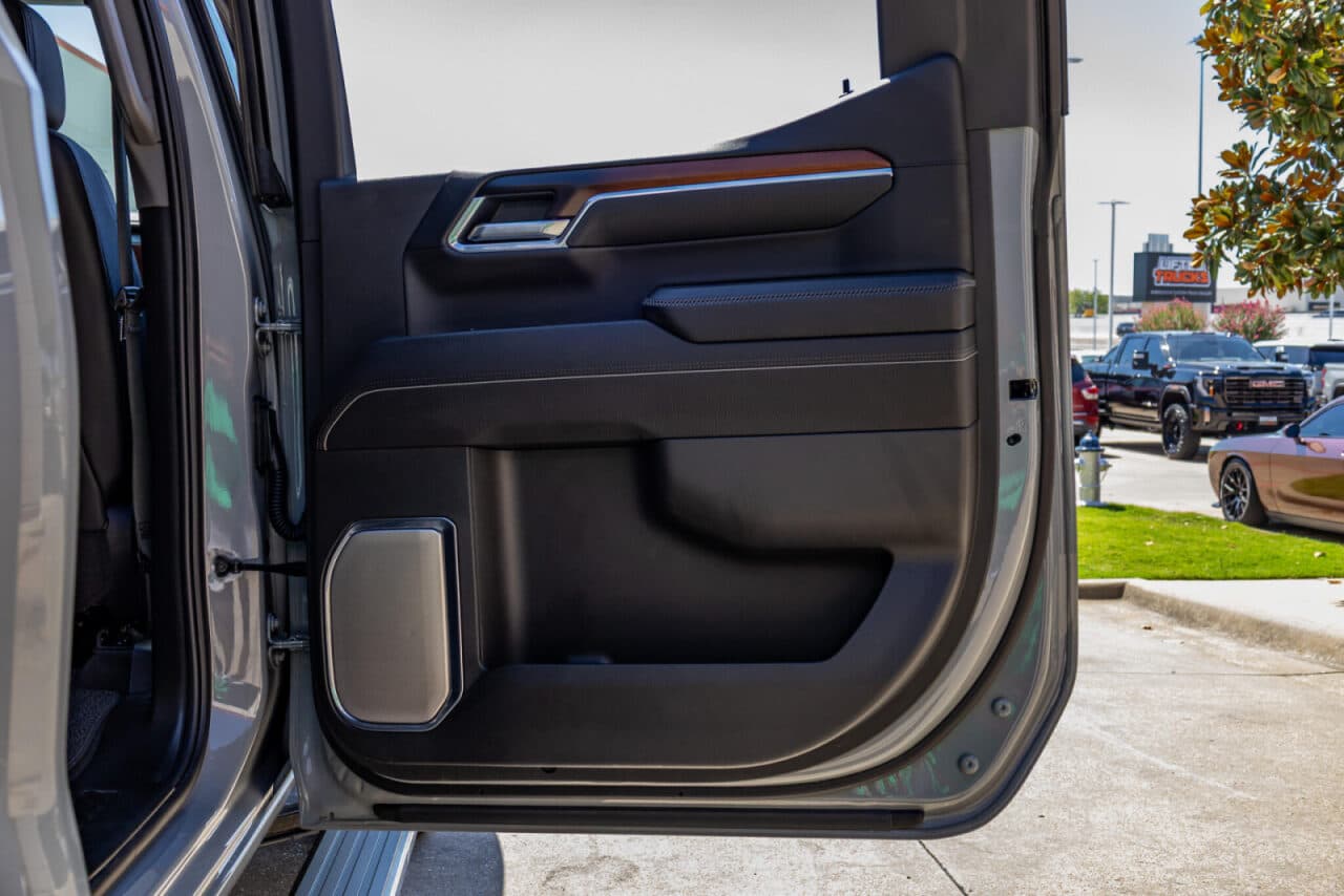 2025 GMC Sierra 1500 Denali — photo 38 of 40