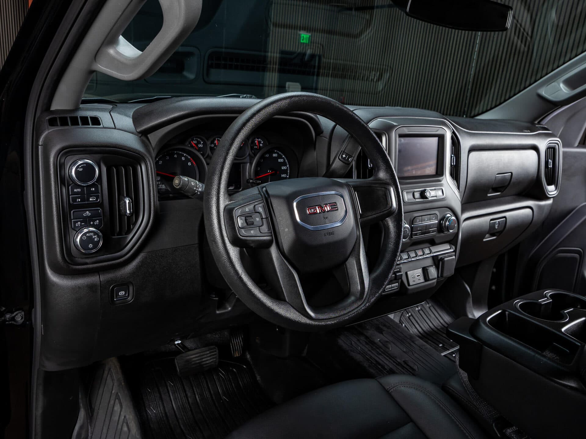2025 GMC Sierra 1500 Pro — photo 13 of 37