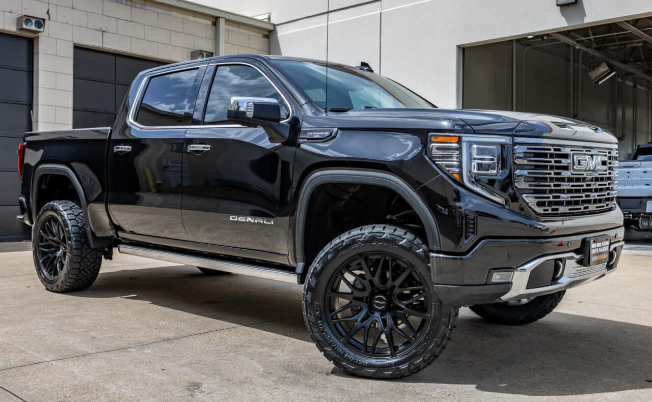 2025 GMC Sierra 1500 Denali Ultimate — photo 1 of 40