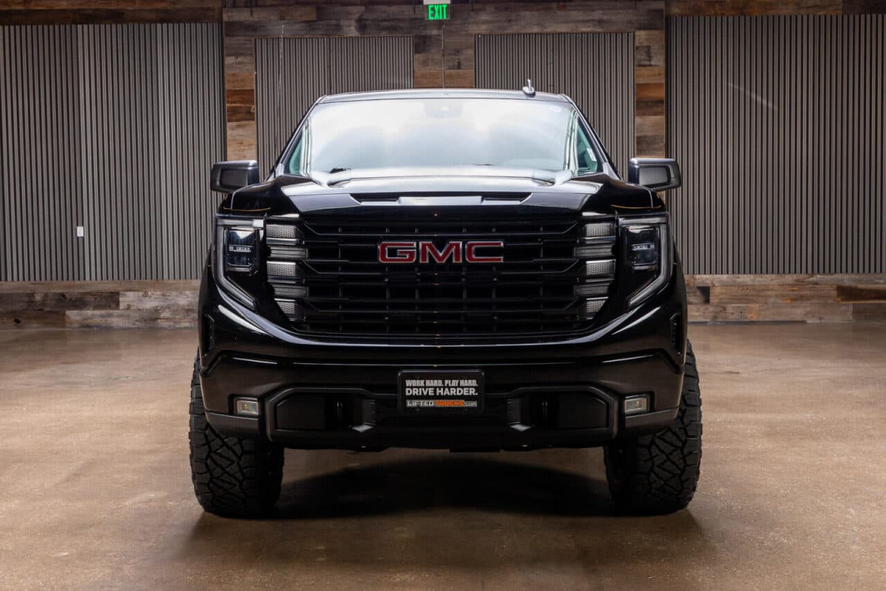 2024 GMC Sierra 1500 Elevation — photo 2 of 37