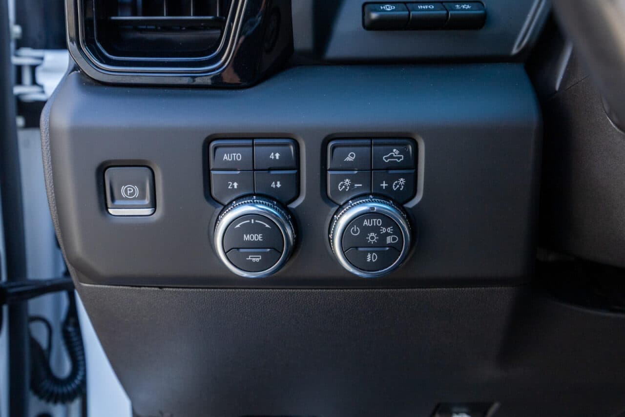 2024 GMC Sierra 1500 AT4X — photo 20 of 40