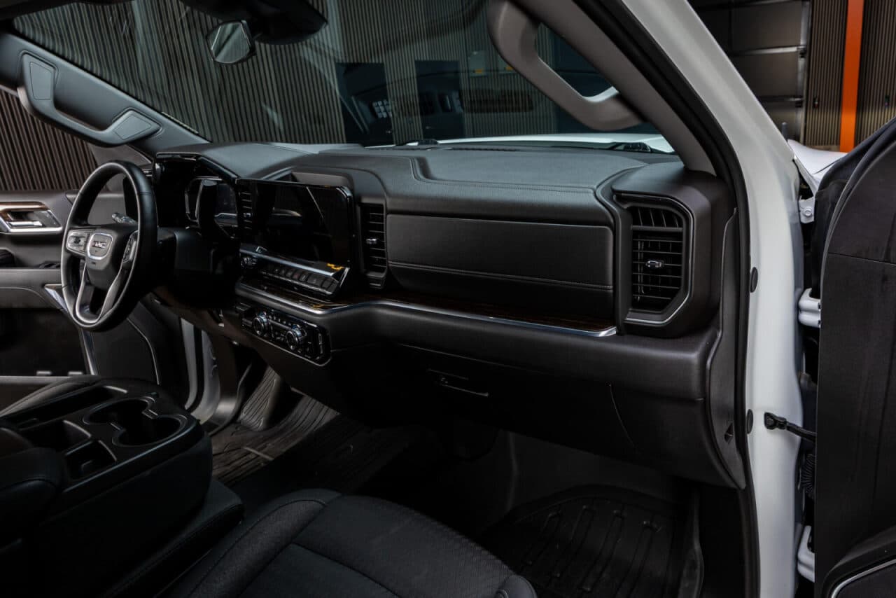 2024 GMC Sierra 1500 Elevation — photo 12 of 35