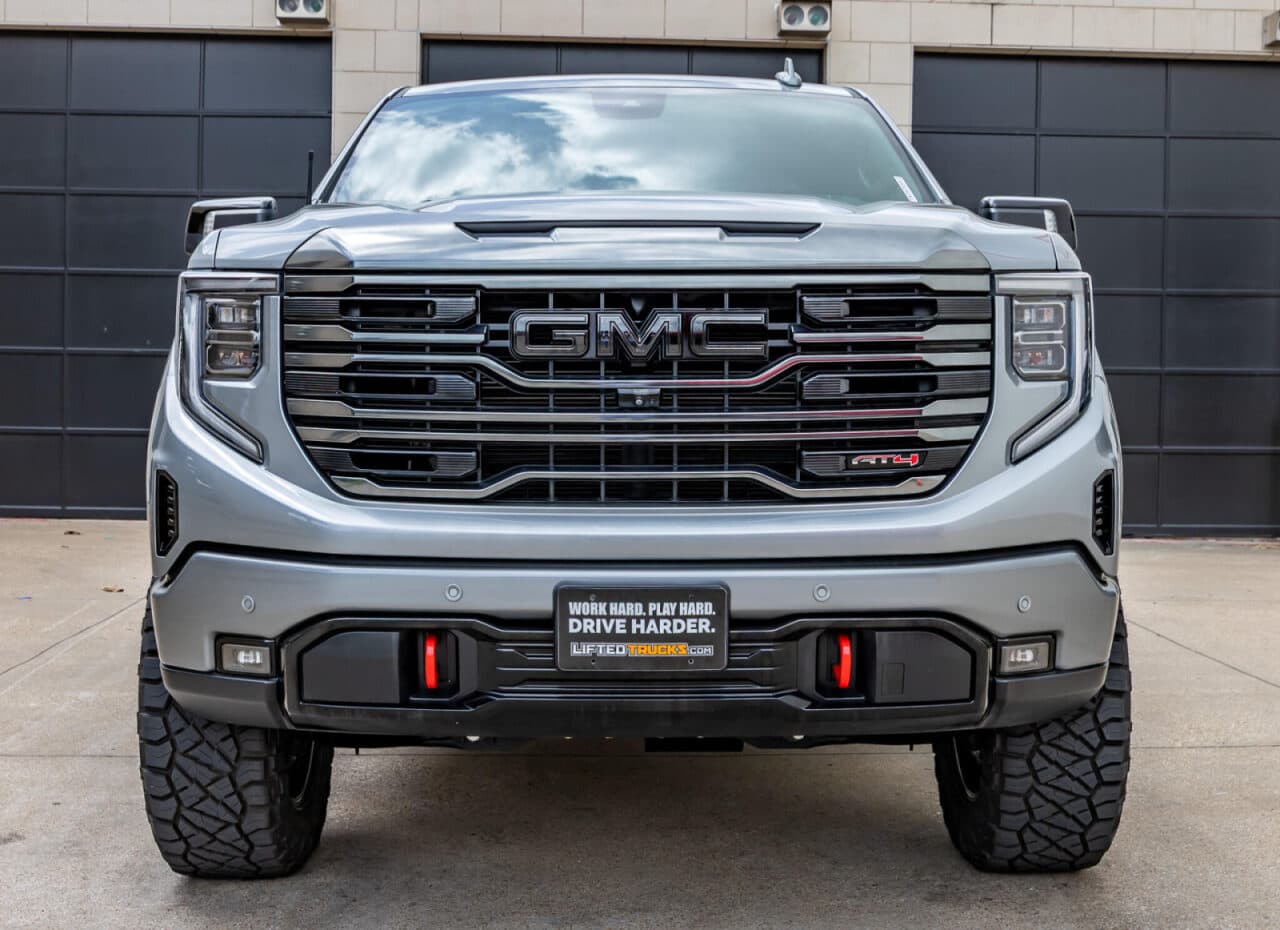2024 GMC Sierra 1500 AT4 — photo 2 of 40